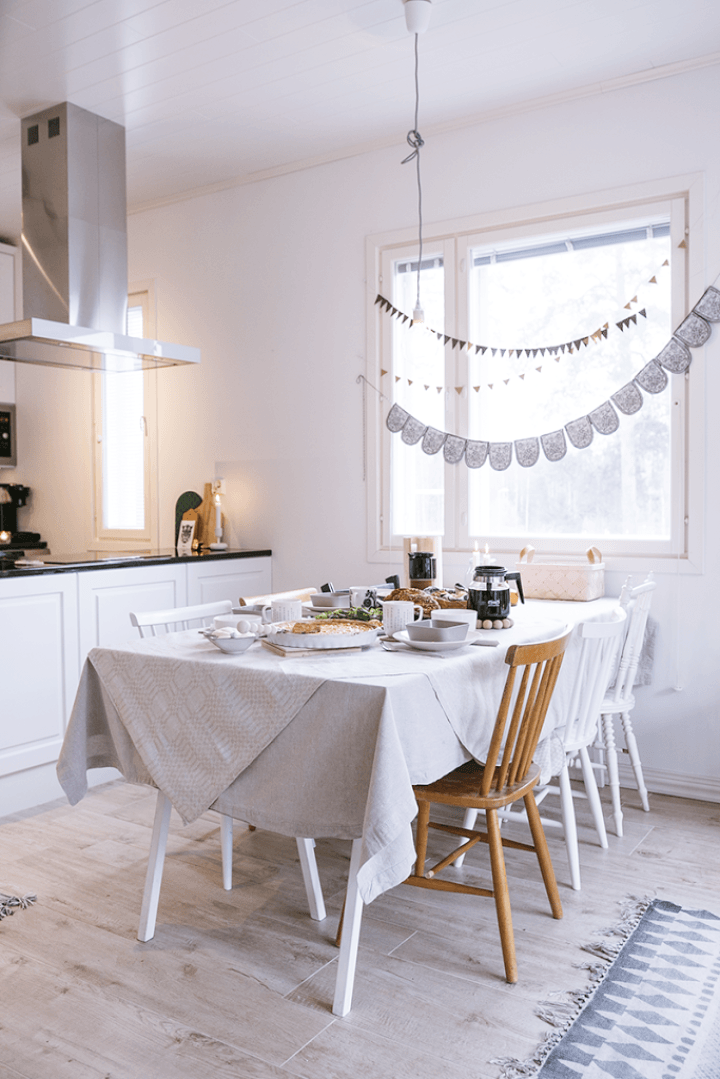 Comedor y cocina de estilo nórdico