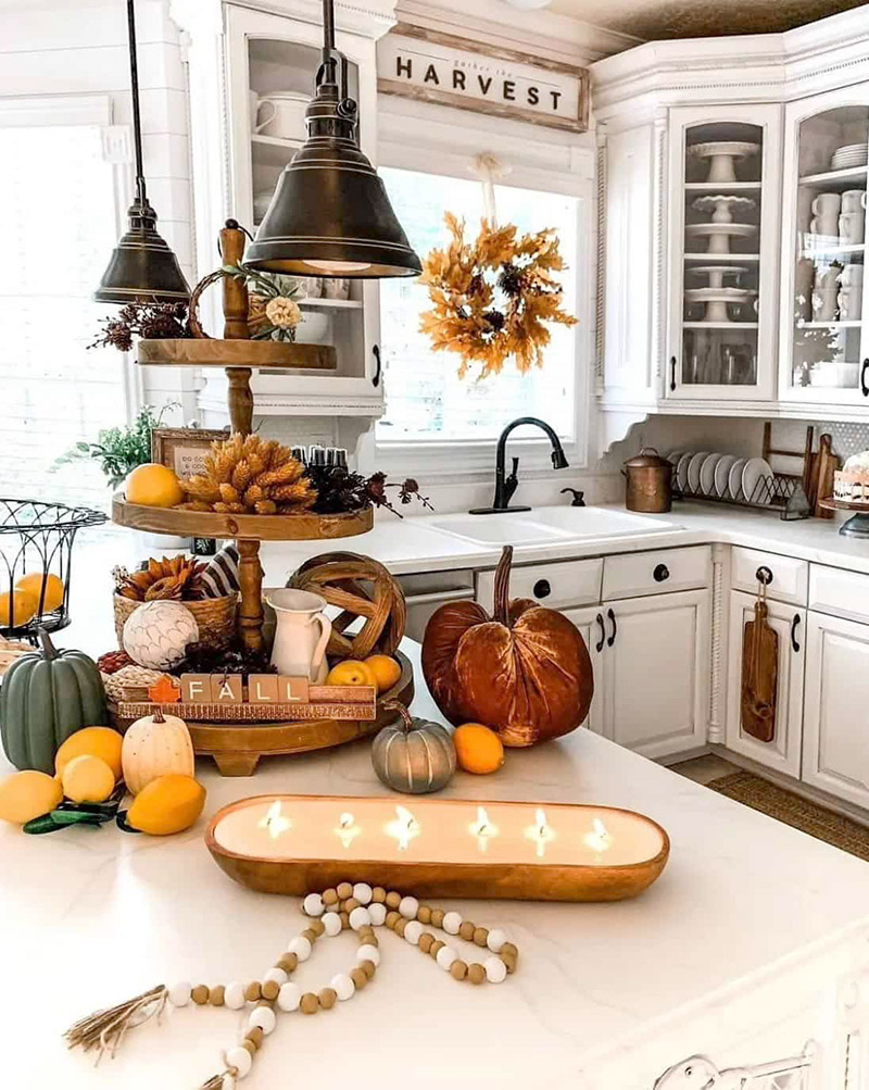 Cocina con decoración de otoño