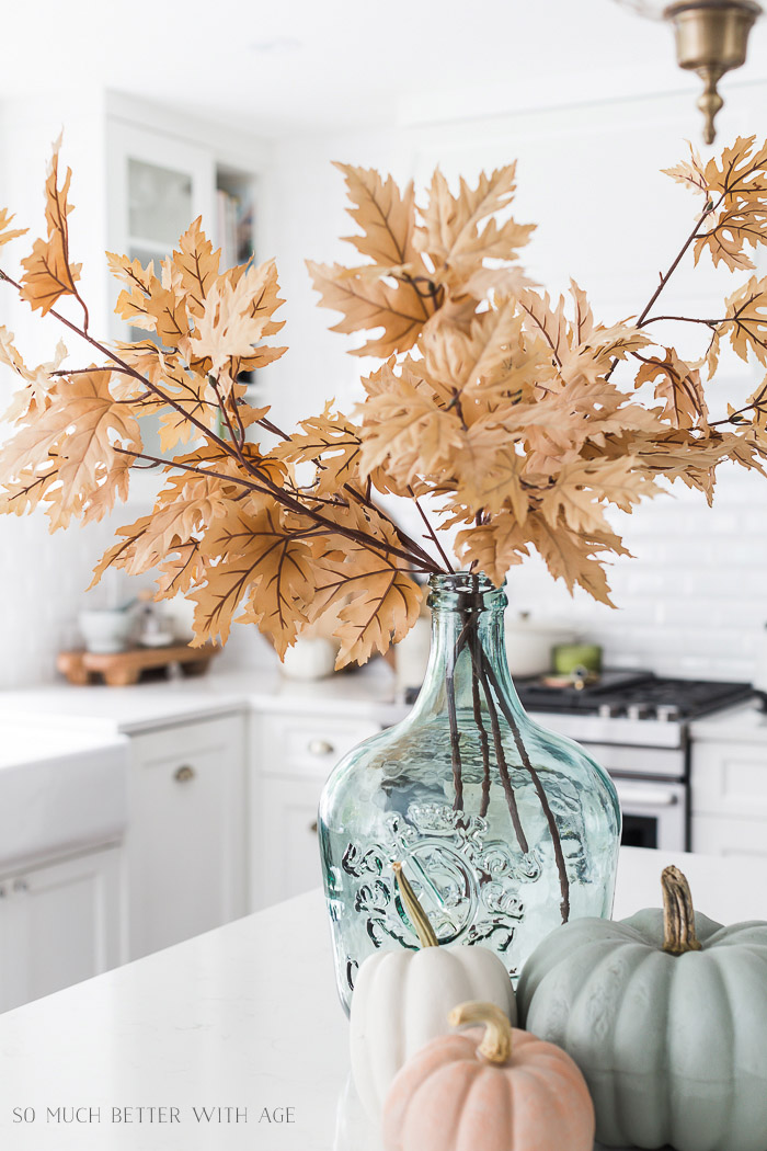 Mesa con decoración de otoño