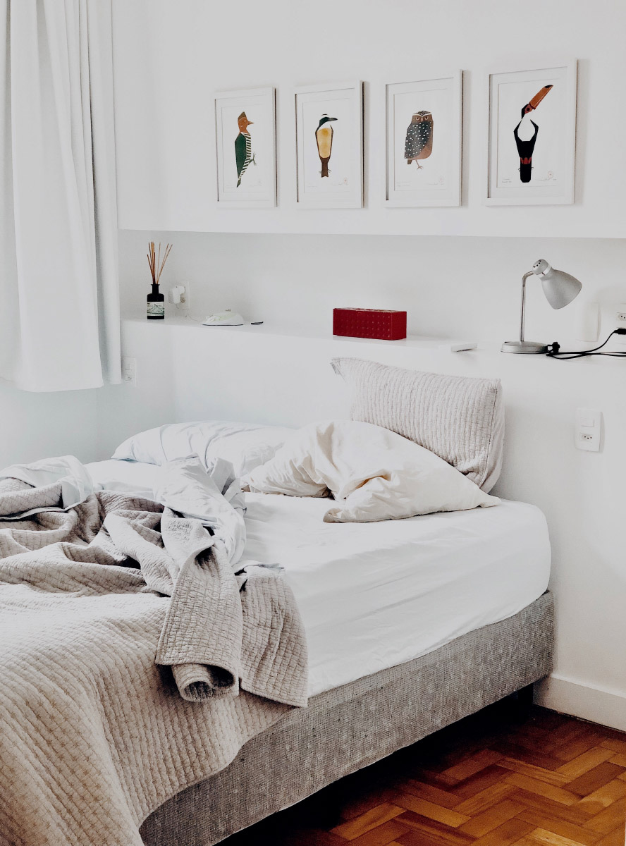 Dormitorio en tonos blancos