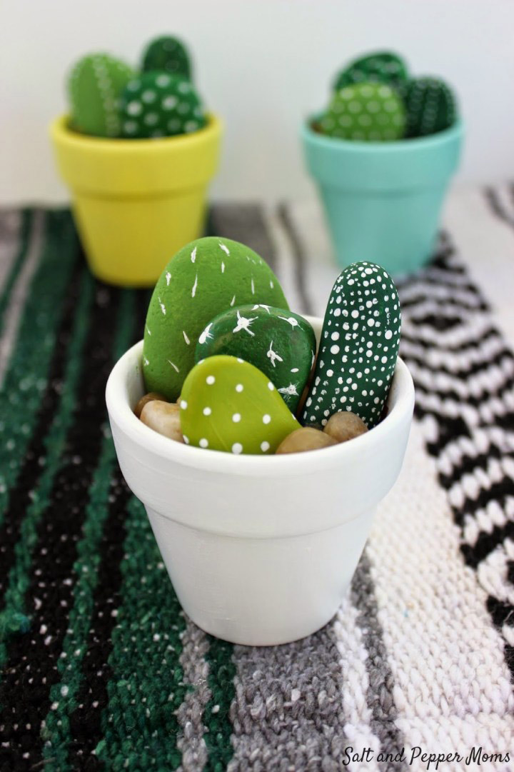 Piedras pintadas como cactus