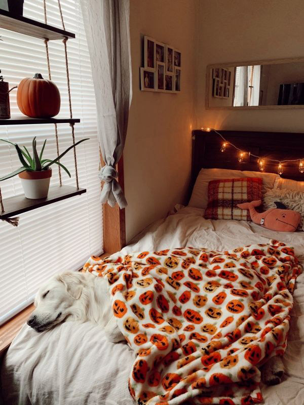 Decoración de dormitorio de otoño