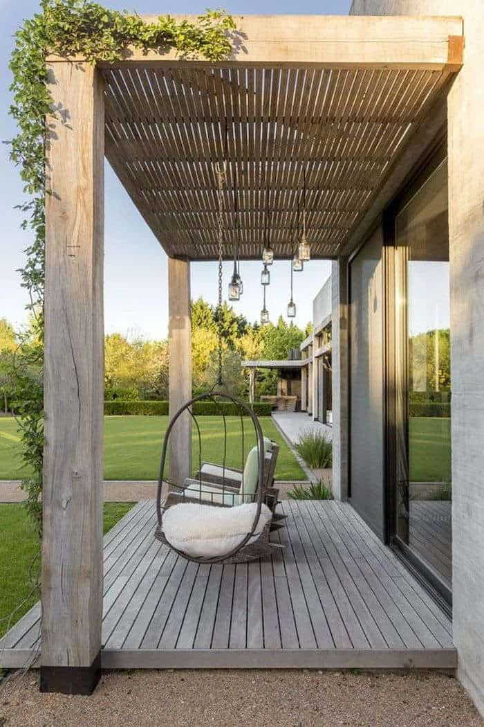 Porche moderno minimalista de madera
