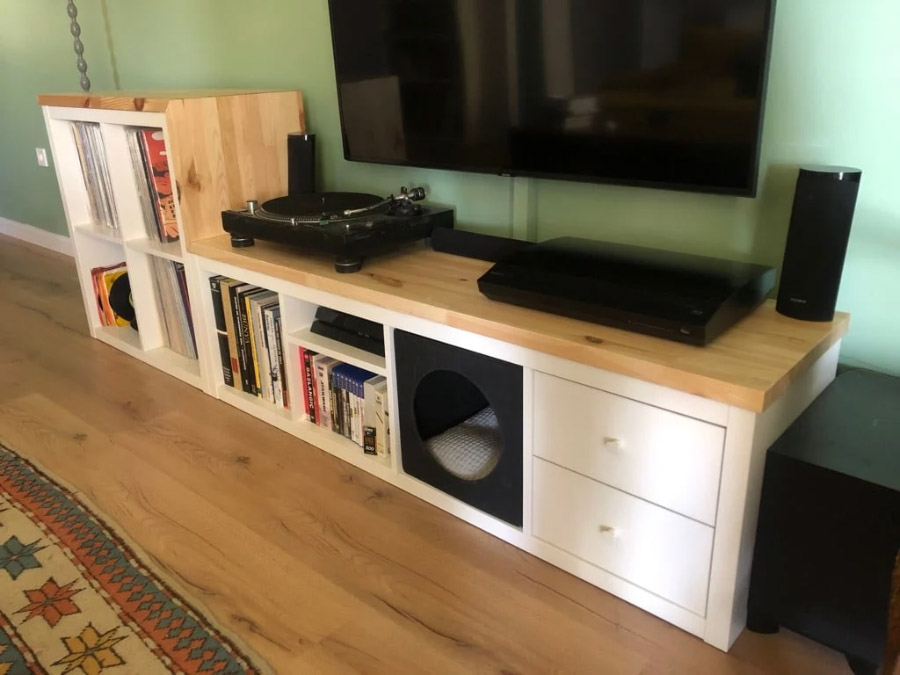 Estanterías Kallax de Ikea convertidas en muebles de tv